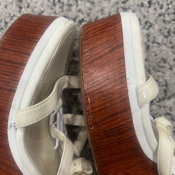 LOUIS VUITTON Wedge Sole Patent Leather Sandals Big Icon Thick - Picture 12 of 12